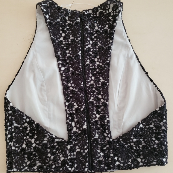 Black Beaded laced crop top - Picture 2 of 3